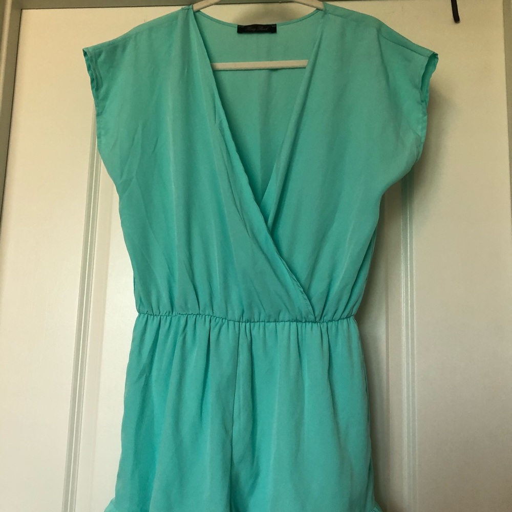 Light Blue Shortsleeved Romper, Size L